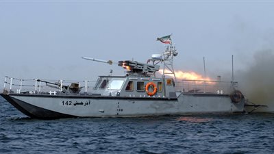 الحرس الثوري الإيراني: واشنطن تسير في الخليج بأوامرنا