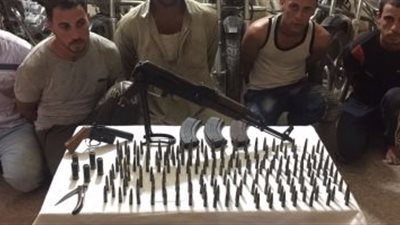ضبط 12 متهمًا على خلفية أعمال بلطجة وسرقة بالإكراه