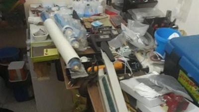 صور| ضبط طبيب بشري لقيامه بإنتاج محاليل مغشوشة بالإسكندرية