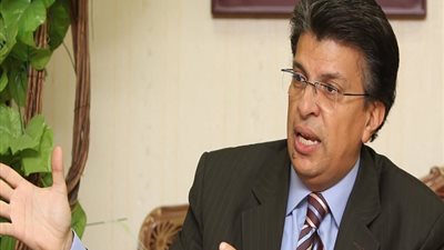 خالد منتصر مُحتفيًا بـ
