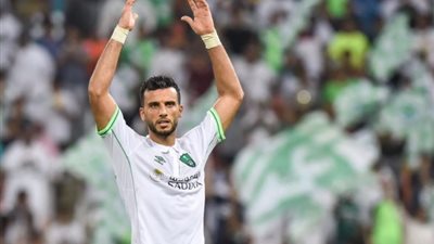 عمر السومة يشجع محمد صلاح على حسابه الشخصي