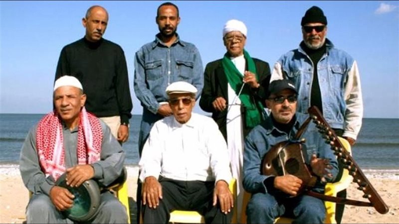 أعضاء فرقة الطنبورة
