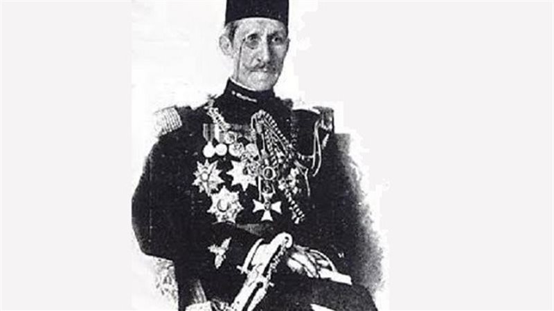 عزيز عزت