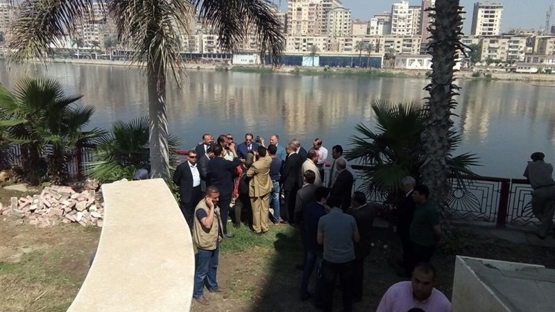 وزير الري خلال زيارته
