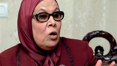 آمنة نصير: يجب أن تأخذ الزوجة نصف مال زوجها بعد 25 عامًا من خدمته