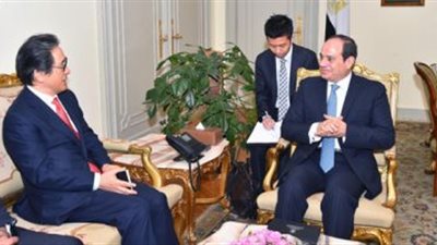 السيسي يلتقي رئيس هيئة التجارة الخارجية اليابانية لتطوير العلاقات بين البلدين