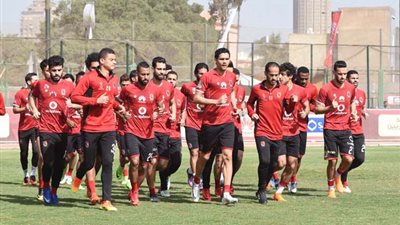 مصابوا الأهلي يتدربون تحت إشراف طارق عبدالعزيز