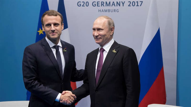 بوتبن وماكرون