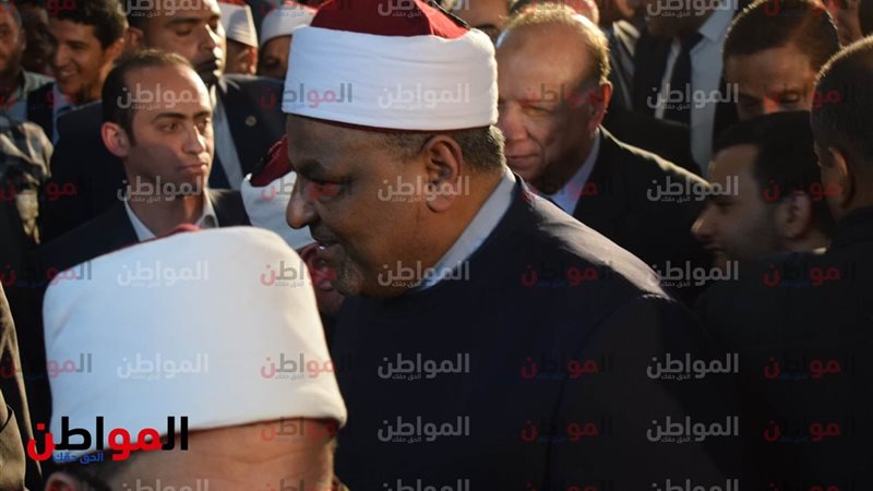 محافظ القاهرة وعباس