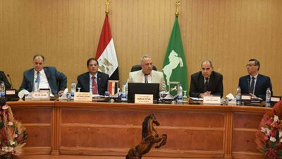 محافظ الشرقية يأمر بسرعة إنهاء تراخيص الإنترنت لـ200 مدرسة ثانوية