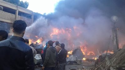 السيطرة على حريق هائل بمصنع 