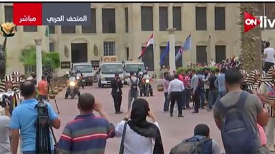 فيديو| نقل العجلة الحربية لتوت عنخ آمون إلى المتحف المصري الكبير