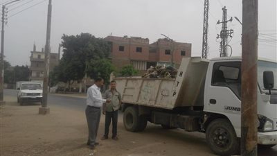 رفع القمامة من شوارع قرى مركز ومدينة طما بسوهاج