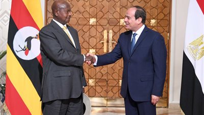 متحدث الرئاسة يكشف تفاصيل لقاء السيسي ونظيره الأوغندي