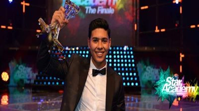 محمد شاهين ينتهي من تسجيل أغنية هندية