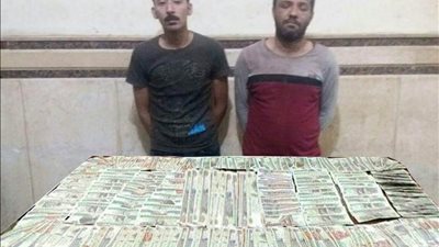 ضبط تشكيل عصابي تخصص في سرقة رواد البنوك بالغربية