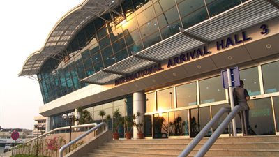 طوارئ في مطار القاهرة