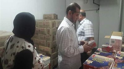 صور| حملة تفتيش مكبرة على المحلات التجارية والمطاعم بمنطقة المجزر
