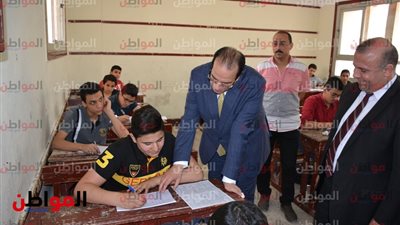 صور| محافظ الدقهلية يتفقد لجان امتحانات الفصل الدراسي الثاني للشهادة الإعدادية