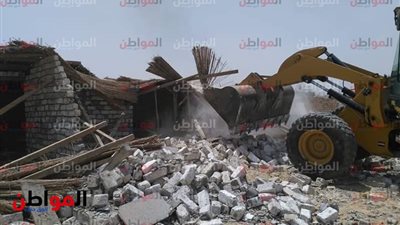 صور| إزالة التعديات على 83 فدان بأملاك الدولة ببني سويف