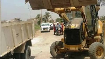 محافظ سوهاج: رفع 65 طن مخلفات تطهير الترع بـ 