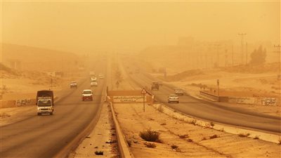 فيديو| إغلاق بعض الطرق وانقطاع الكهرباء عن قرى سوهاج لسوء الأحوال الجوية
