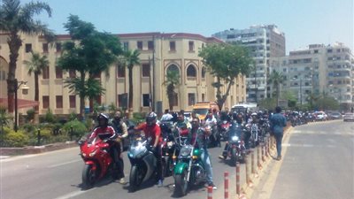 صور| وصول فريق الدرجات النارية للسويس