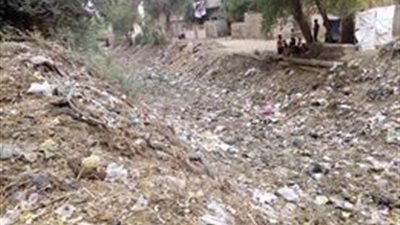 صور| الجفاف يصيب ترع ومصارف سوهاج.. والأهالي: 