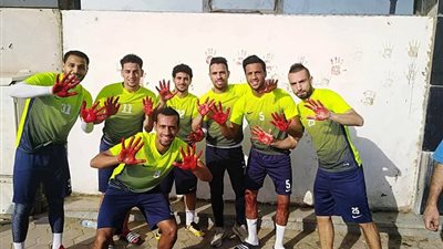 لاعبو الزمالك يذبحون عجلا قبل انطلاق المران