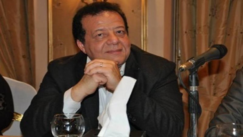 الدكتور عاطف عبد
