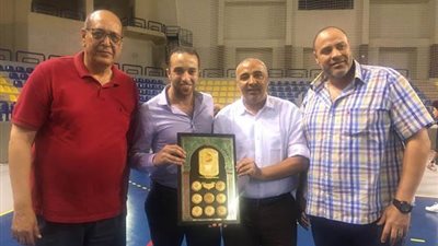 الأهلي يتسلم الدرع العام لـ