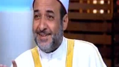 فيديو| عالم أزهري يبيح الإفطار لهؤلاء!