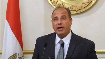 صور|أعمال رفع كفاءة الطرق في الطابية بالإسكندرية