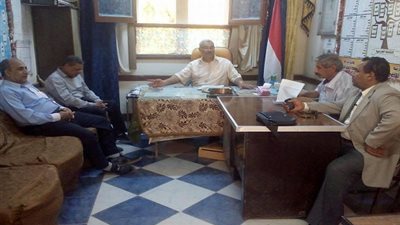 وكيل الإدارة التعليمية بطهطا يتابع لجان امتحانات الشهادة الاعدادية