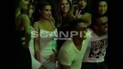 بالفيديو.. رونالدو يحاول التحرش بكيم كارديشيان 