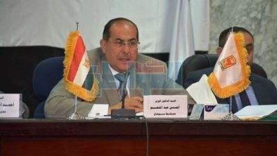  البِدء في أعمال رصف الطرق بـ 
