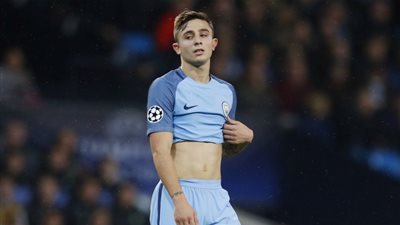 مافيو لاعب مانشستر سيتي ينتقل إلى شتوتجارت الألماني