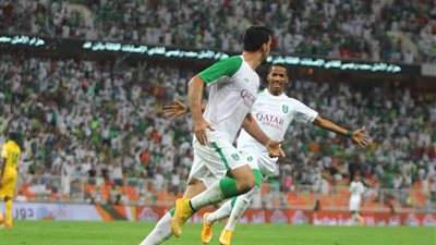 أهلي جدة يتقدم على السد القطري بهدفين في الشوط الأول