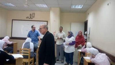مدير عام التأمين الصحى ببنى سويف: إمتحانات المعهد الفنى للتمريض تسير بهدوء