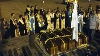 الكنيسة تنقل رفات شهداء ليبيا بسيارات إسعاف إلى مسقط رأسهم بالمنيا