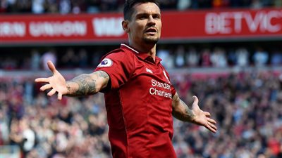 مدافع ليفربول: المال لا يشتري النجاح !