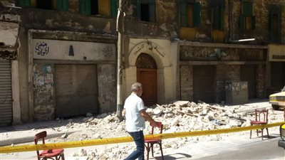 صور| فرض كردون أمنى حول منطقة انهيار عقار وسط الإسكندرية 
