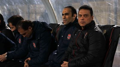 الخطيب يطيح بالجهاز المعاون لـ
