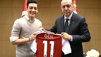 أردوغان يهدد مستقبل مسعود أوزيل الكروى 