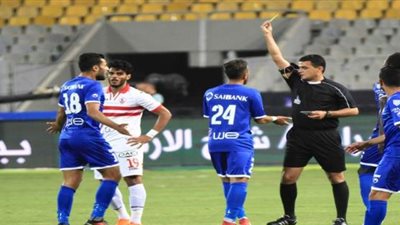محمد فاروق يوضح سبب طرد مهاجم سموحة أمام الزمالك