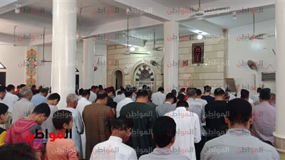 صور| صلاة تراويح أول أيام شهر رمضان المبارك 2018