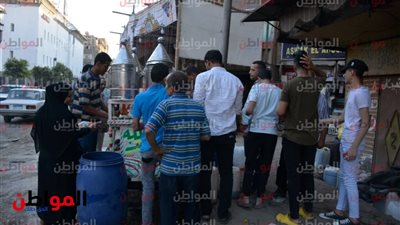 شهر رمضان| صور.. قُبيل انطلاق المدفع.. أهالي عين شمس في كفاح مع السوبيا والعرق سوس