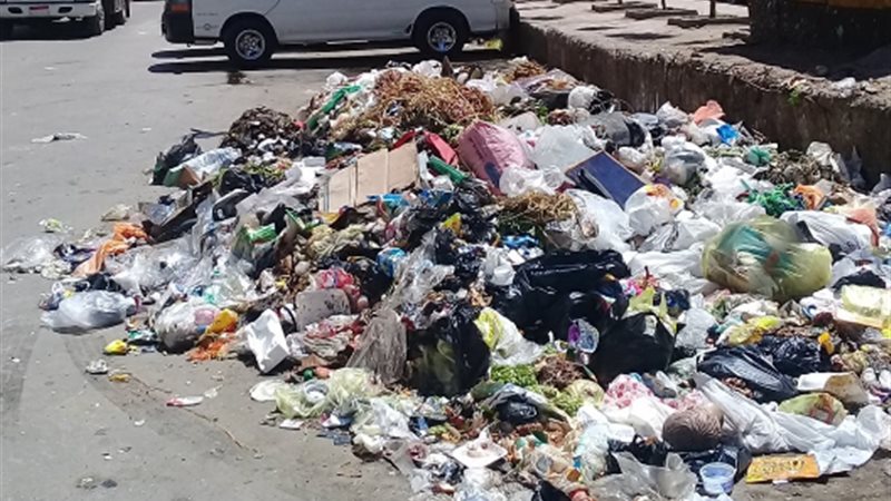 القمامة تحاصر المنطقة