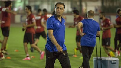أحمد أيوب يطالب لاعبي الأهلي بمصالحة الجماهير الحمراء أمام المصري