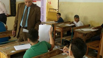 وكيل تعليم دمياط يتفقد لجان امتحانات الدبلومات الفنية